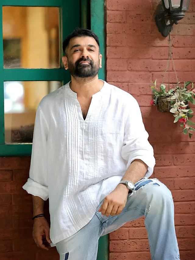 Eijaz Khan